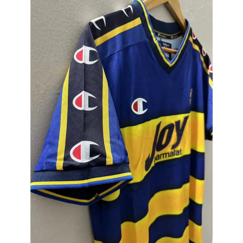 Adriano - Parma 2001-02